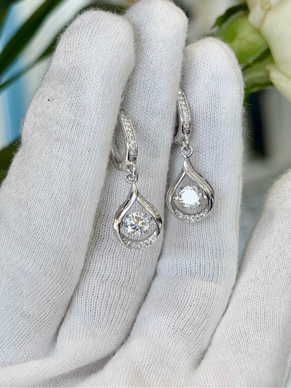 New 18K White Gold-Plated Moissanite 1ct Glow of Firefly Teardrop dangle Earring
